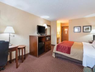Room #28162806 at Quality Inn Parkersburg North - Vienna