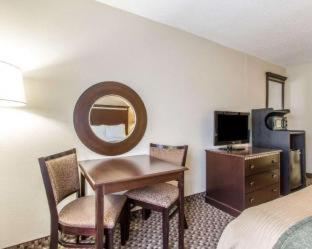 Room #48990005 at Quality Inn Macomb near University Area