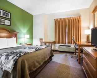 Room #30314812 at Sleep Inn & Suites Bakersfield North