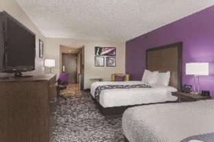 Room #34161417 at La Quinta Inn & Suites by Wyndham Columbus North