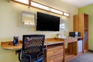 Room #29467820 at Quality Inn & Suites Lehigh Acres Fort Myers