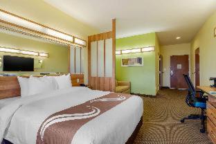 Room #29467820 at Quality Inn & Suites Lehigh Acres Fort Myers