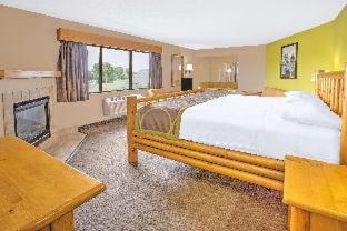 Room #30146018 at Super 8 by Wyndham Davenport