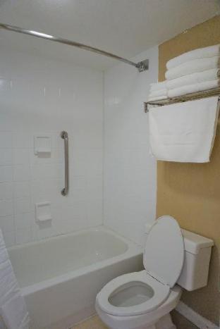 Room #41942922 at John Yancey Oceanfront Inn