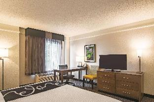 Room #46462610 at La Quinta Inn & Suites by Wyndham Oklahoma City Norman