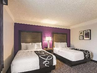 Room #46462611 at La Quinta Inn & Suites by Wyndham Oklahoma City Norman