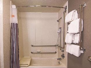 Room #46462611 at La Quinta Inn & Suites by Wyndham Oklahoma City Norman