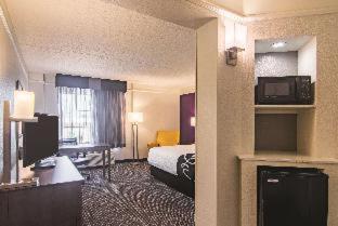 Room #46462613 at La Quinta Inn & Suites by Wyndham Oklahoma City Norman