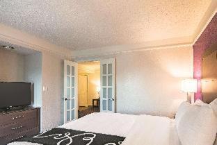 Room #46462615 at La Quinta Inn & Suites by Wyndham Oklahoma City Norman