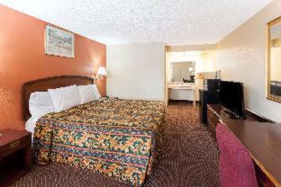 Room #40237318 at Knights Inn Tucker