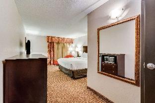 Room #23535423 at Clarion Hotel Convention Center
