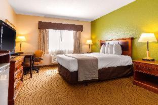 Room #45745109 at Rodeway Inn Auburn - Foresthill