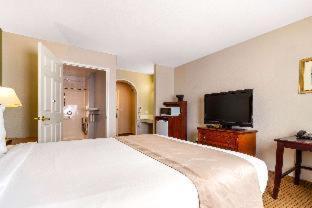 Room #45745109 at Rodeway Inn Auburn - Foresthill