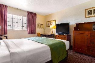 Room #45745110 at Rodeway Inn Auburn - Foresthill