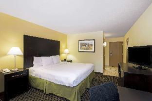 Room #34166209 at La Quinta Inn & Suites by Wyndham Salina