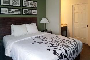 Room #25585211 at Quality Inn Kansas City International Airport