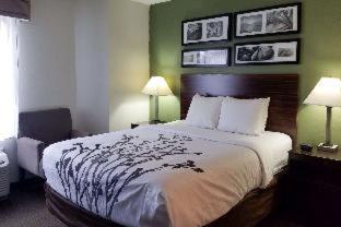 Room #25585211 at Quality Inn Kansas City International Airport