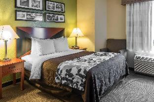 Room #25585211 at Quality Inn Kansas City International Airport