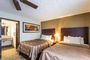 Room #49233307 at Spark by Hilton Milwaukee Airport