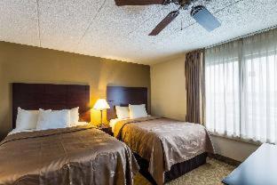 Room #49233307 at Spark by Hilton Milwaukee Airport