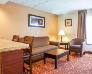Room #49233307 at Spark by Hilton Milwaukee Airport