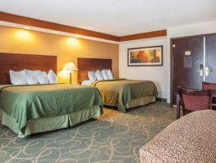 Room #49233307 at Spark by Hilton Milwaukee Airport