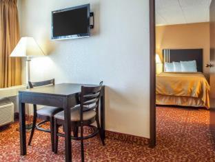 Room #49233307 at Spark by Hilton Milwaukee Airport