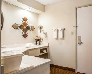 Room #49168009 at Quality Inn Murfreesboro - University Area