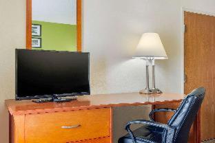 Room #2471209 at Sleep Inn Macon I-75