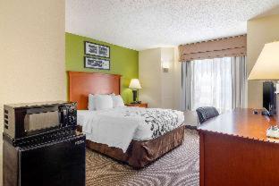 Room #2471209 at Sleep Inn Macon I-75