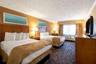 Room #5564309 at Clarion Hotel Detroit Metro Airport