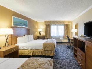 Room #5564309 at Clarion Hotel Detroit Metro Airport