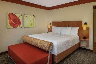 Room #42831307 at La Quinta by Wyndham Atlanta Ballpark/Galleria