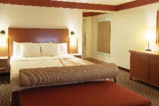 Room #42831307 at La Quinta by Wyndham Atlanta Ballpark/Galleria