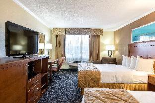 Room #5564310 at Clarion Hotel Detroit Metro Airport