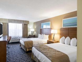 Room #5564310 at Clarion Hotel Detroit Metro Airport