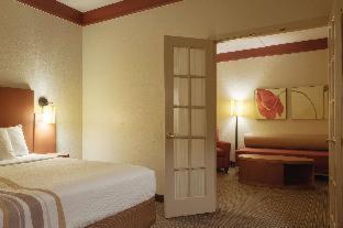 Room #42831308 at La Quinta by Wyndham Atlanta Ballpark/Galleria