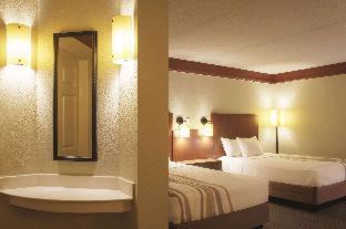 Room #42831309 at La Quinta by Wyndham Atlanta Ballpark/Galleria