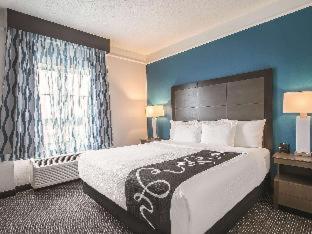 Room #44057708 at La Quinta Inn & Suites by Wyndham Tampa Brandon Regency Park