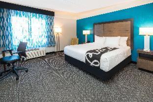 Room #44057709 at La Quinta Inn & Suites by Wyndham Tampa Brandon Regency Park