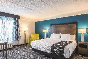Room #44057709 at La Quinta Inn & Suites by Wyndham Tampa Brandon Regency Park