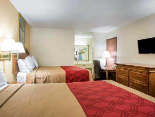 King Room - Non Smoking at Econo Lodge Inn & Suites Macon