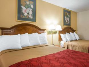 King Room - Non Smoking at Econo Lodge Inn & Suites Macon