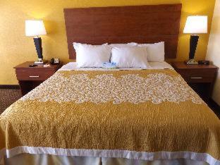 Room #31745716 at Days Inn by Wyndham Wildwood I-75