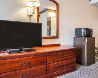 Room #49231105 at Rodeway Inn & Suites Milwaukee Airport