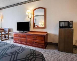 Room #49231105 at Rodeway Inn & Suites Milwaukee Airport