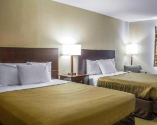 Room #48981219 at Econo Lodge Ames