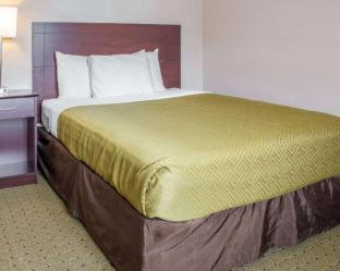 Room #48981220 at Econo Lodge Ames