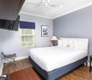 Room #174718617 at Hotel Chicago West Loop, SureStay Collection by Best Western