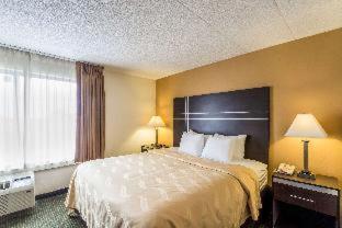 Room #49233309 at Spark by Hilton Milwaukee Airport